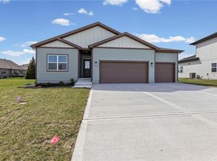 18549 W 193rd St, Spring Hill, KS 66083