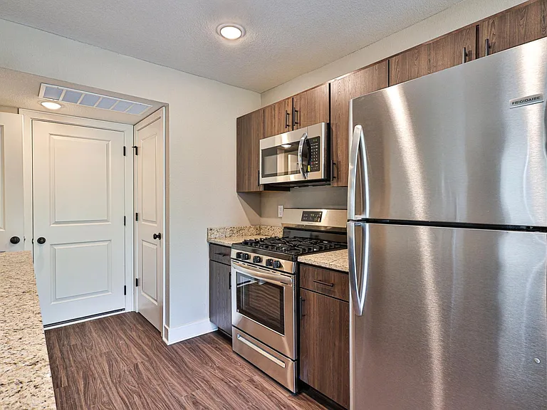 Greystone Townhomes — Photo 11