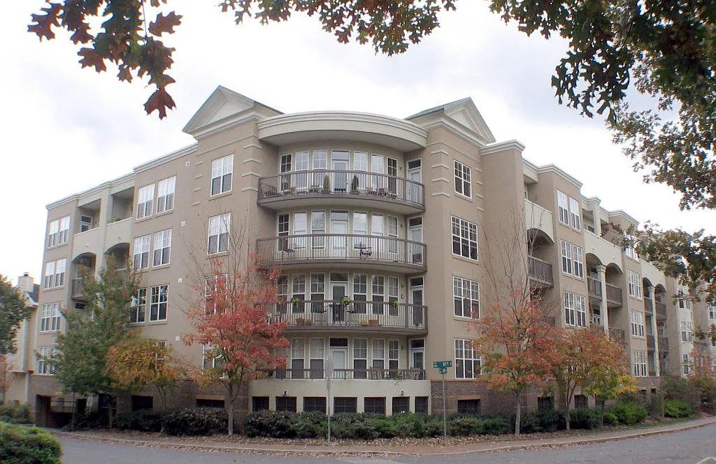 2 bed, 1182 sqft, $2,000 — Photo 1