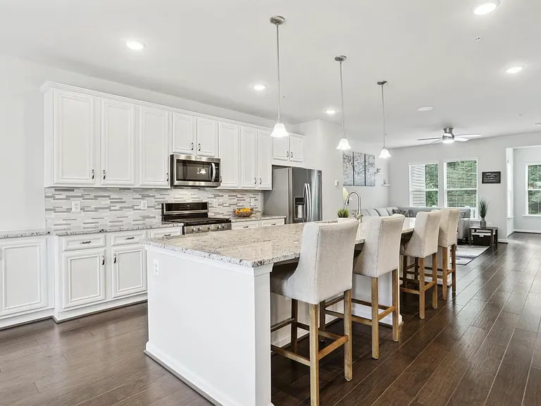 8329 Meadowood Dr — Photo 4