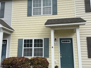 519 Oyster Rock Ln, Sneads Ferry, NC 28460