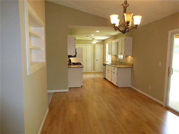 5th image of 339 Knollwood Ln