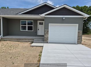 1835 Apple St, Grand Island, NE 68801