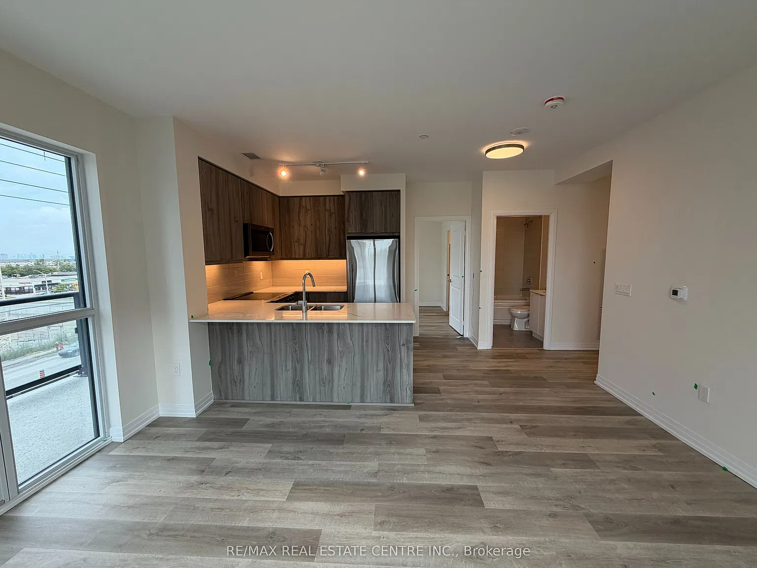 1 bed, $2,100 — Photo 4