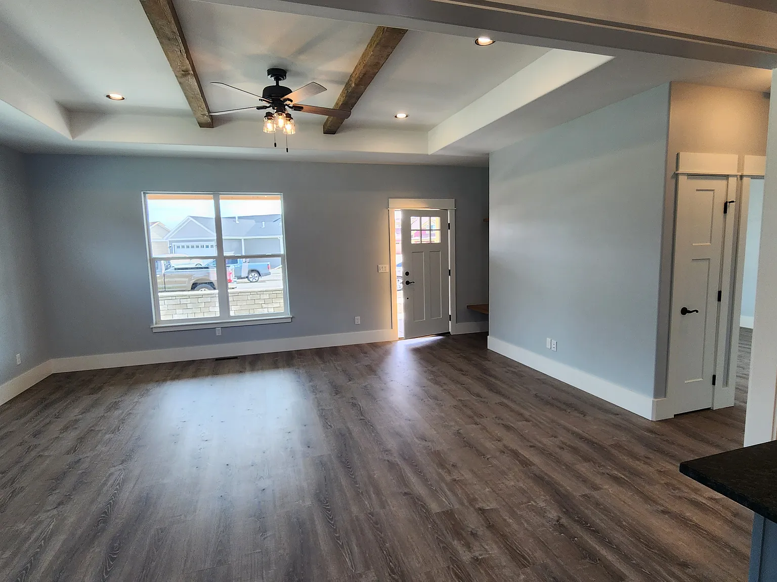 3 bed, 1659 sqft, $2,850 — Photo 2