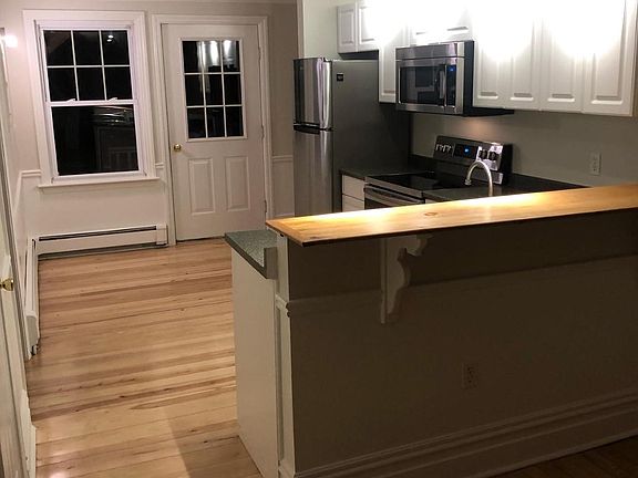 4th image of 40 Madison St #40