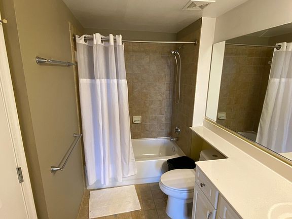 Master Bedroom bathroom