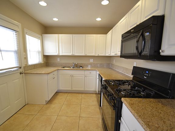 4th image of 14549 Seaforth Ave