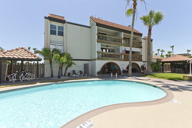 1st image of 3113 Laguna Blvd #101