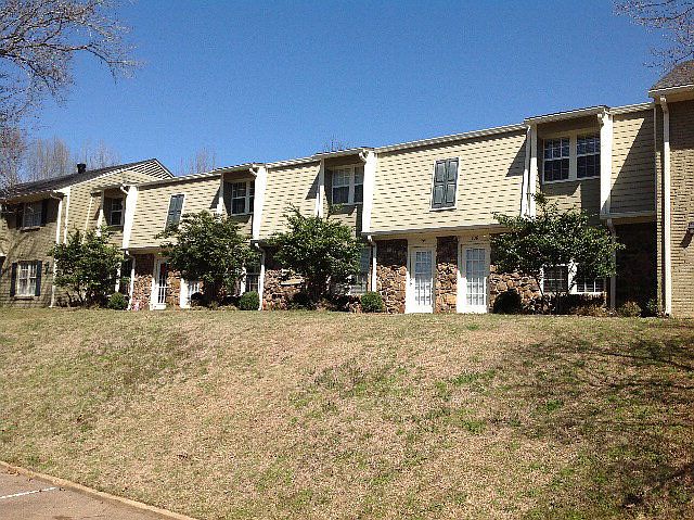 1st image of 1100 Park Ln