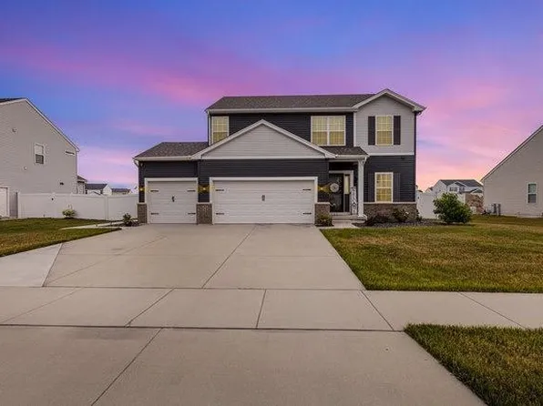 8658 Mayflower Dr, Lowell, IN 46356