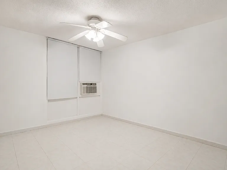 Condominio Golden Tower Apt 602 — Photo 7