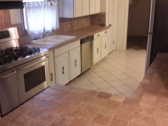 2nd image of 1718 Glenwood Dr