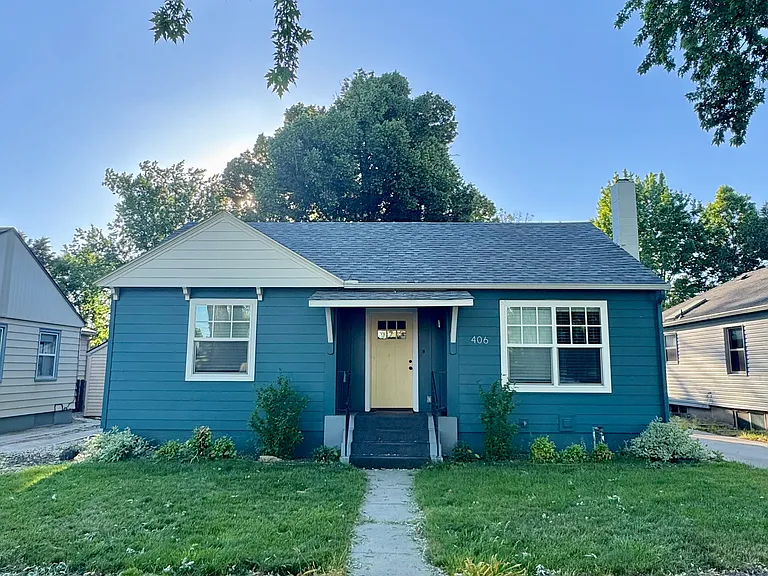 406 N Pacific St — Photo 1