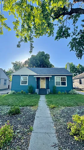 406 N Pacific St Photo 1