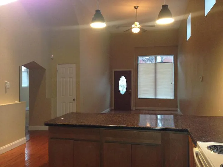 3414 California Ave — Photo 7
