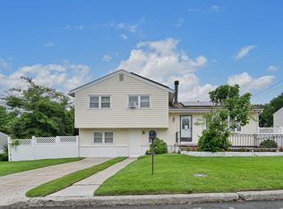 48 W Bolton Ave, Absecon, NJ 08201