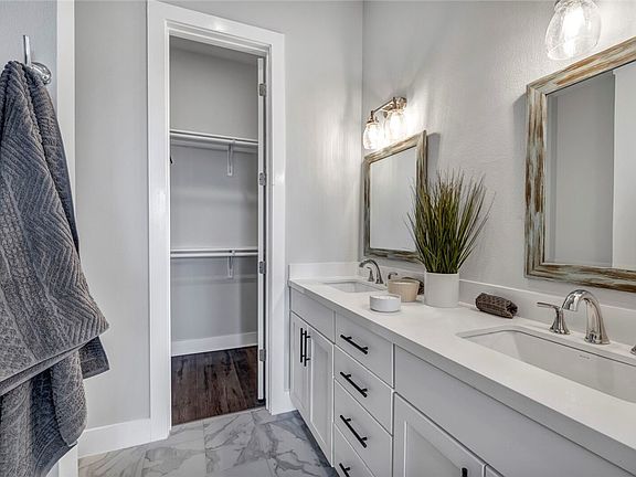 4th image of 4507 E Martin Luther King Jr Blvd #124
