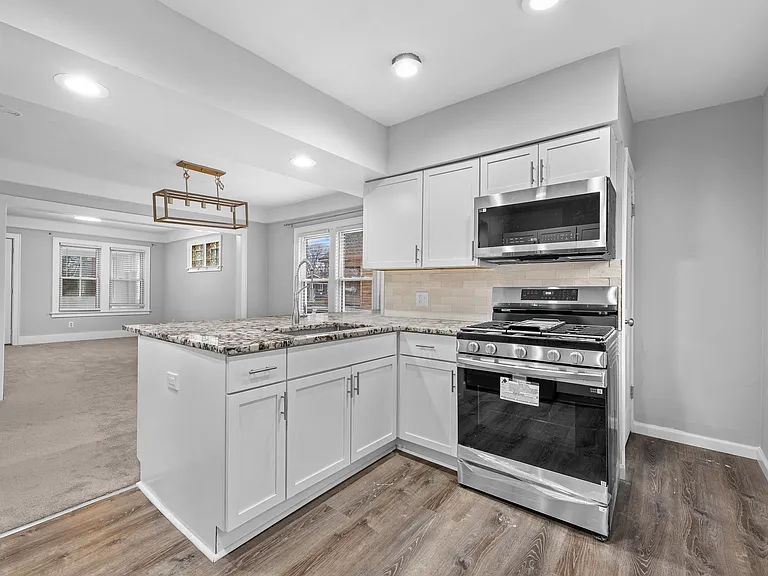 419 W Twelve Mile Rd — Photo 3