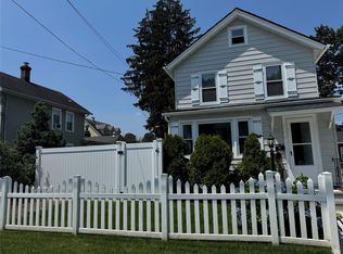 23 Miller St, Glen Cove, NY 11542