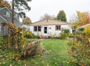 1400 Simpson St, Saint Paul, MN 55108