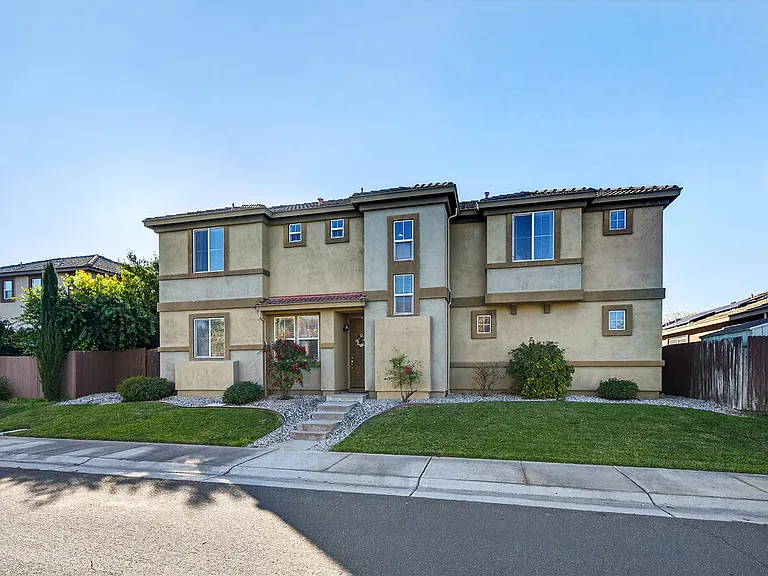 390 Caravaggio Cir — Photo 33