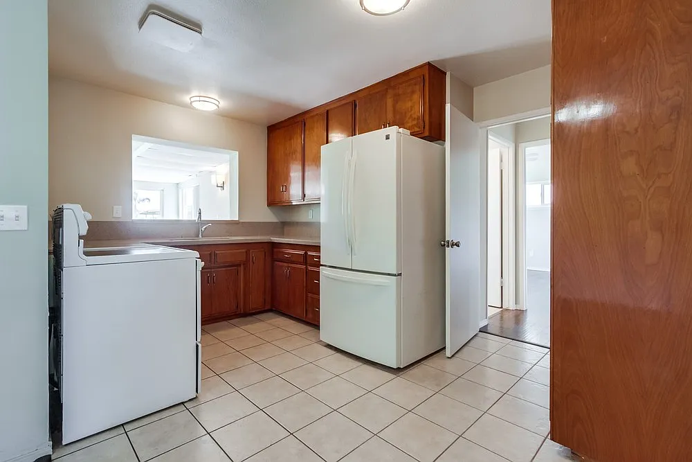 2 bed, 1200 sqft, $3,350 — Photo 4