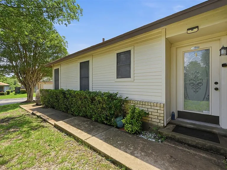 11728 Norwegian Wood Dr — Photo 4