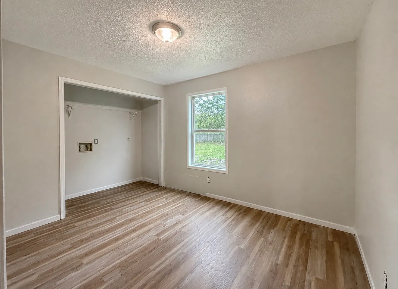3 bed, 950 sqft, $1,195 — Photo 4