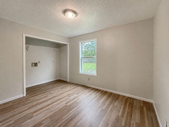 4th image of 602 E 2nd St