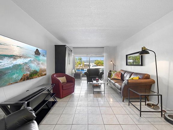 4th image of 460 Paradise Isle Boulevard #109