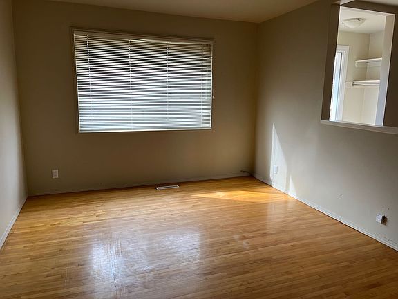 3rd image of 3907 39th St #1001