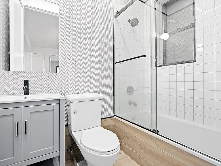 677 Vanderbilt Ave #3B — Photo 5