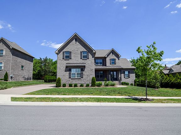 3rd image of 1002 Keeneland Dr