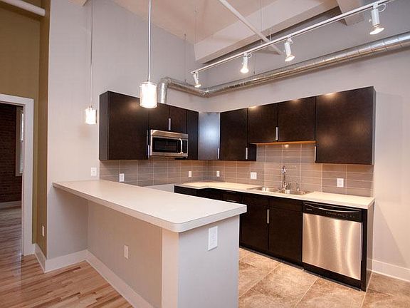 3rd image of 267 Pearl St APT 401