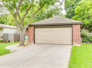 403 Grayson Ct, Joshua, TX 76058