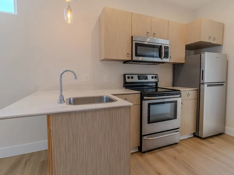 1 Bed 1 Bath in Downtown Traverse City — Photo 10