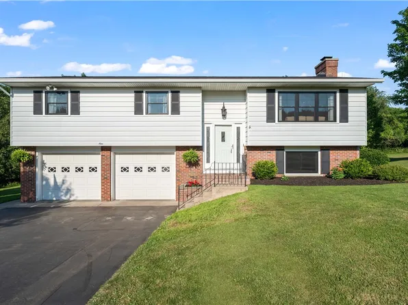 9 Hillside Dr, Clifton Springs, NY 14432
