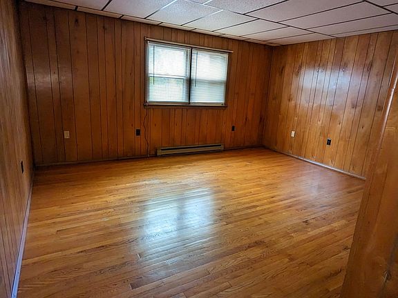 3rd image of 104 N Shoe Ln #7
