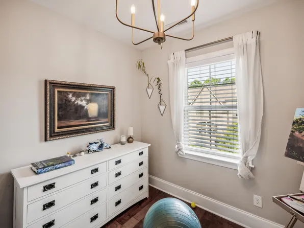 1606 Bowery Dr, Raleigh, NC 27607