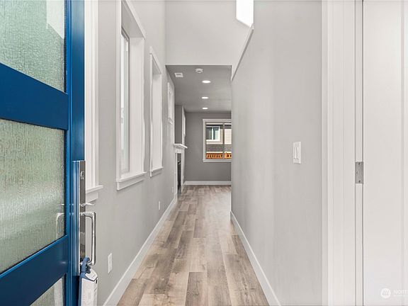 5th image of 15318 207th Avenue E #189