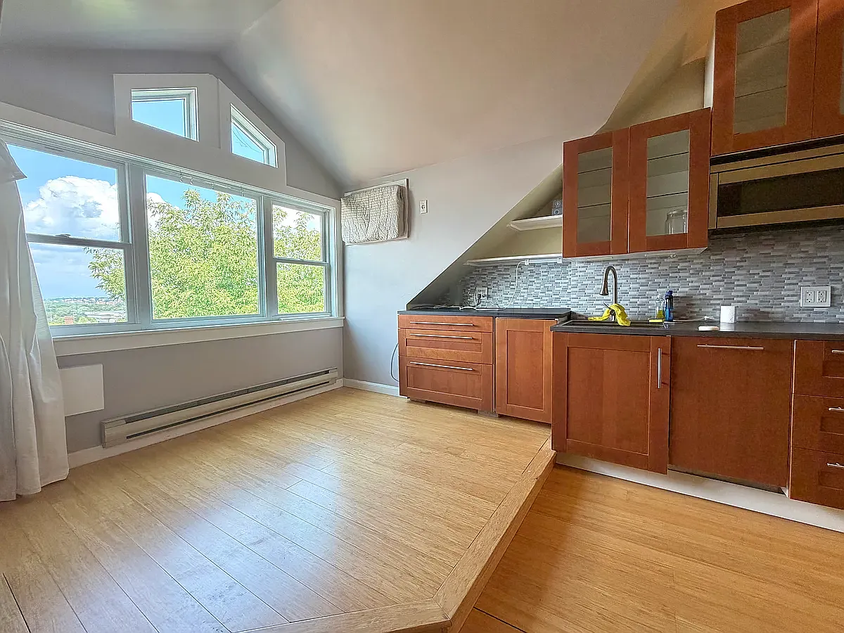 3 bed, 1750 sqft, $4,250 — Photo 3