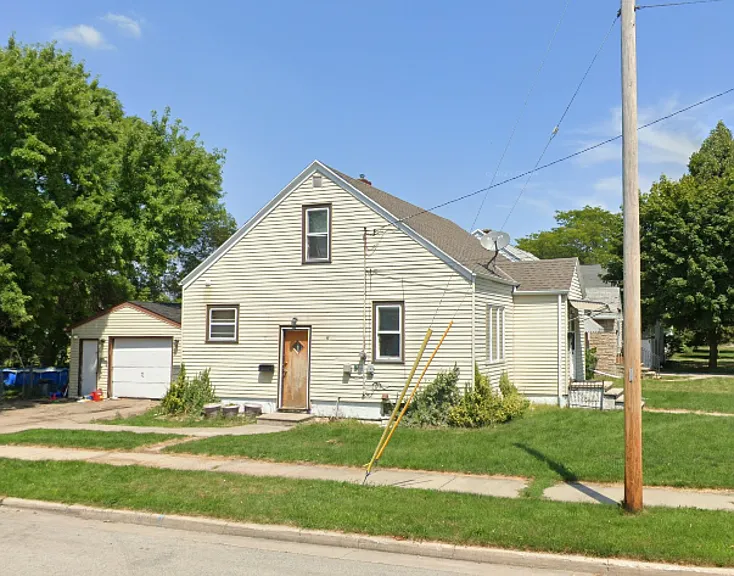 452 Bellevue St — Photo 2