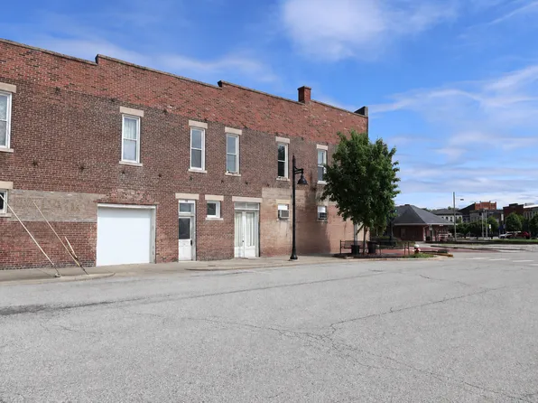 206 4th St Unit 2, North Vernon, IN 47265