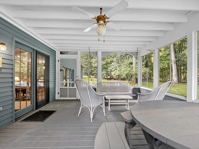 92 Brook Hollow Dr — Photo 40
