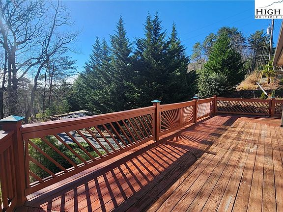 3rd image of 3190 Holly Road