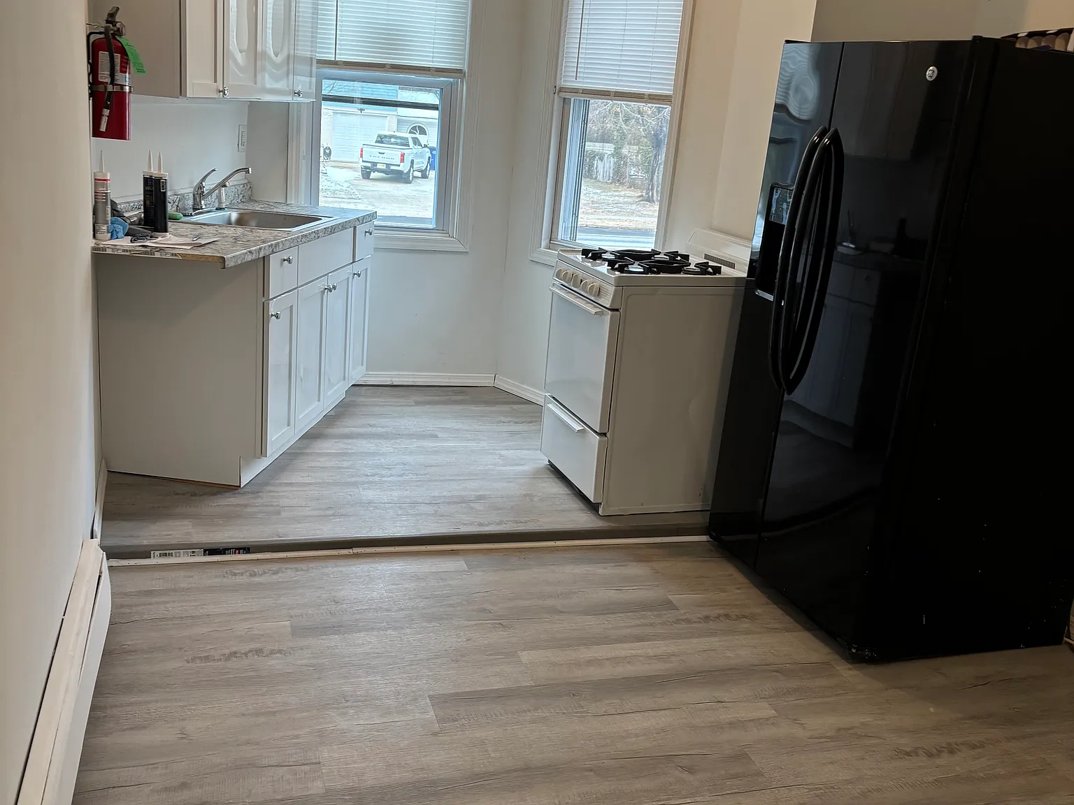 2 bed, 1000 sqft, $1,800 — Photo 3