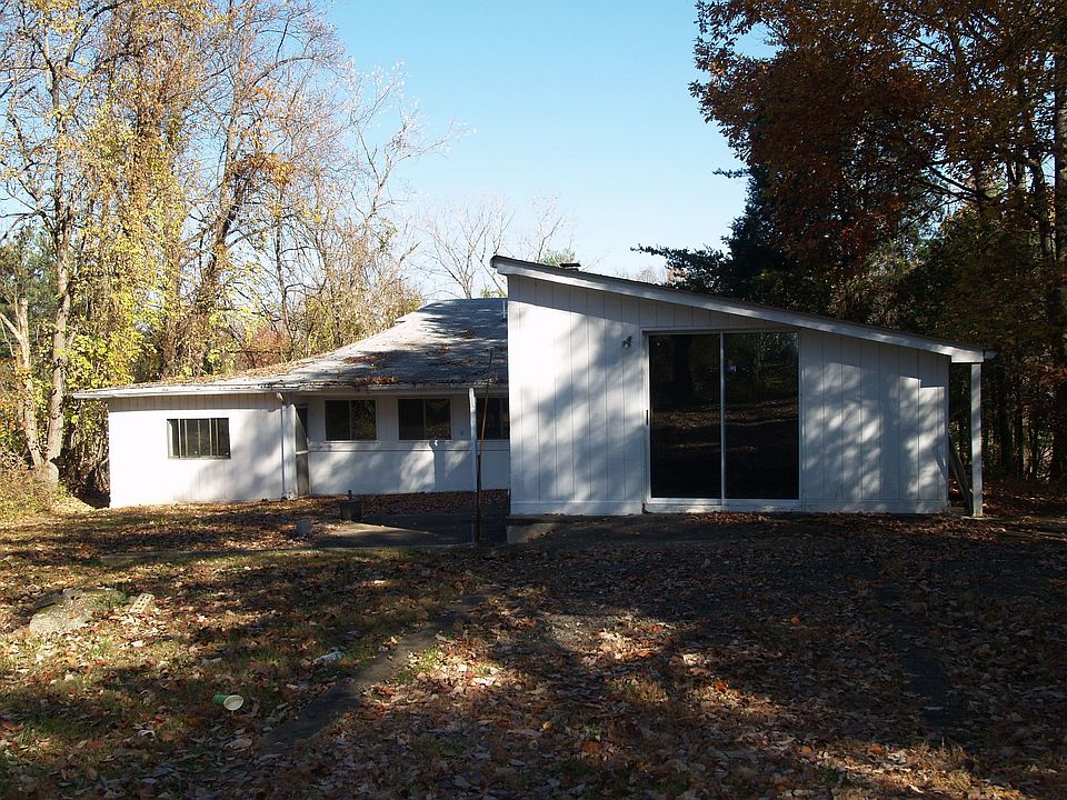 2nd image of 9719 Leesburg Pike