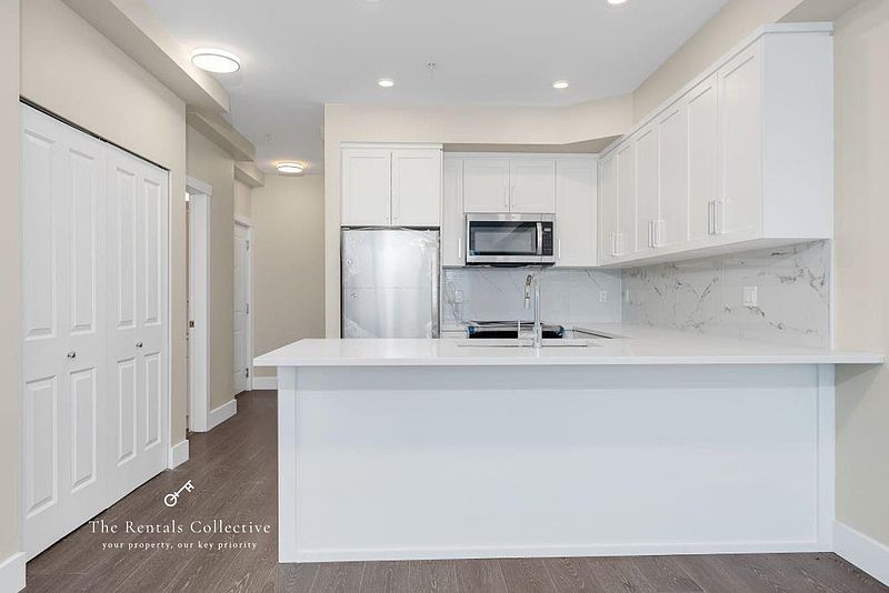 Surrey Townhouse for rent - 3 Bedrooms — photo 4
