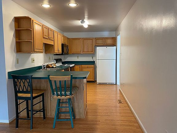 Kitchen and Breakfast area